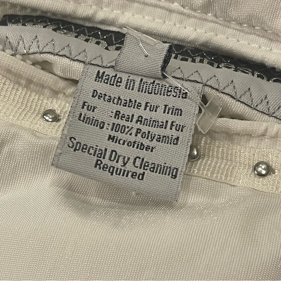 A Diamond In The Snow Puffer Vest Women’s Sz 6 Ivory Reversible Packable Ski - Picture 10 of 13